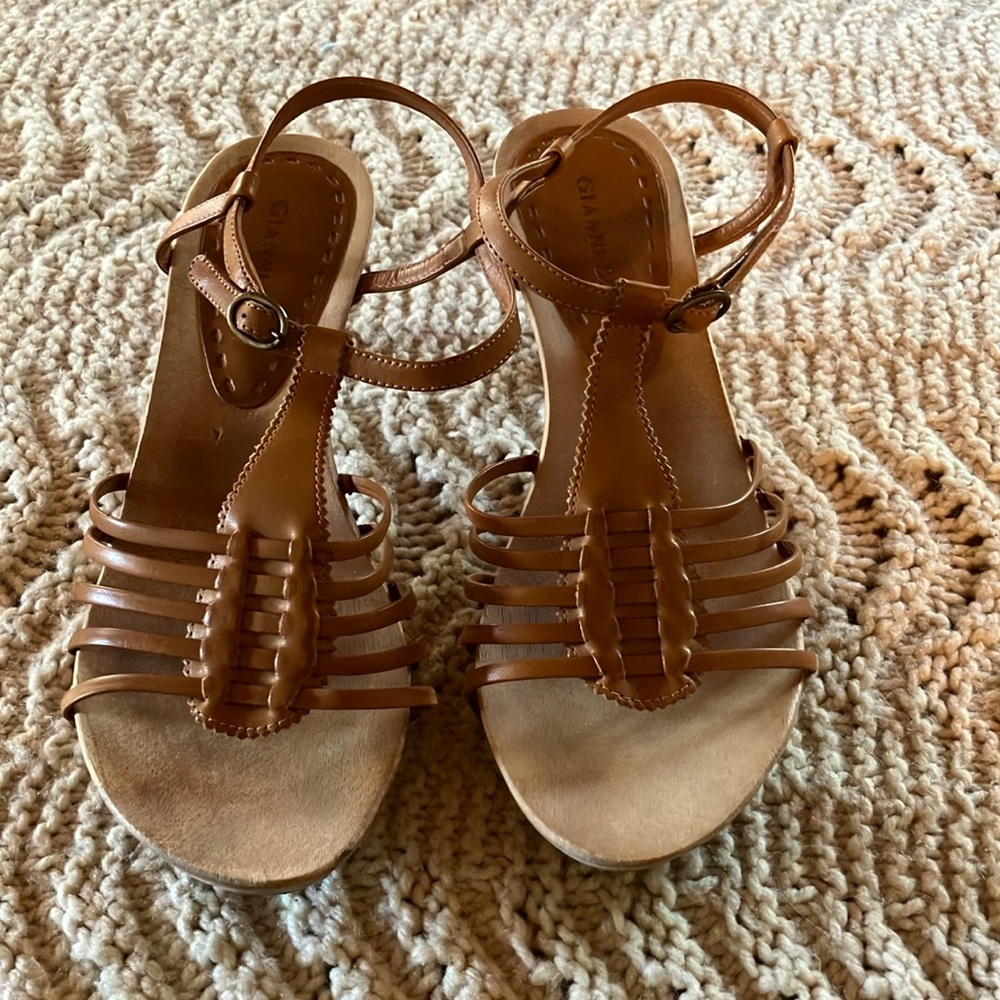 Gianni Bini kitten heel wood stewpot sandal women’s 8